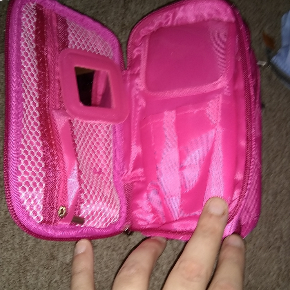 Wallet/makeup organizer